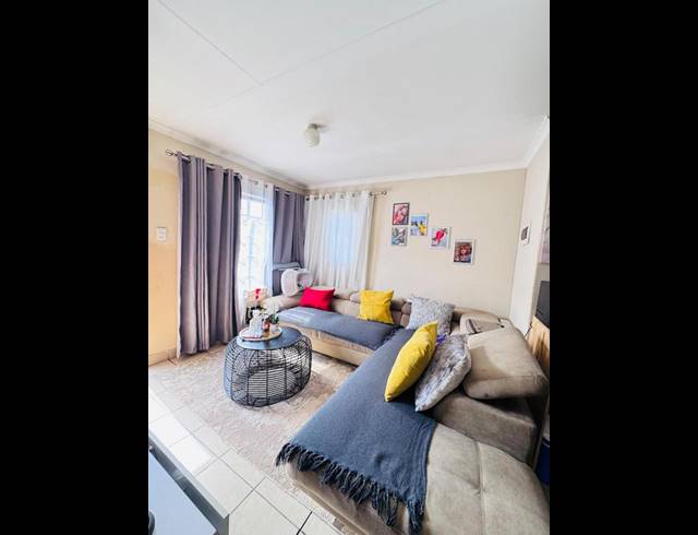 3 BEDROOM HOUSE FOR SALE IN SKY CITY